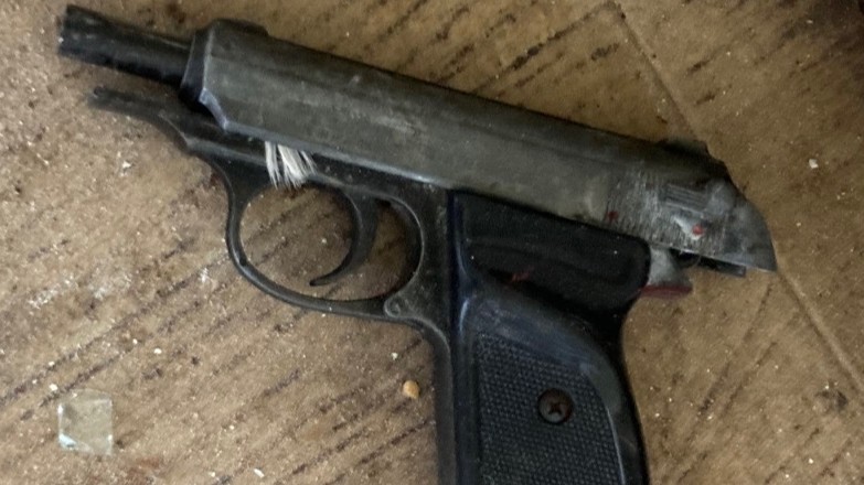 Tüzet nyitott a rendőrökre egy férfi, akit ezután a TEK-esek lelőttek
