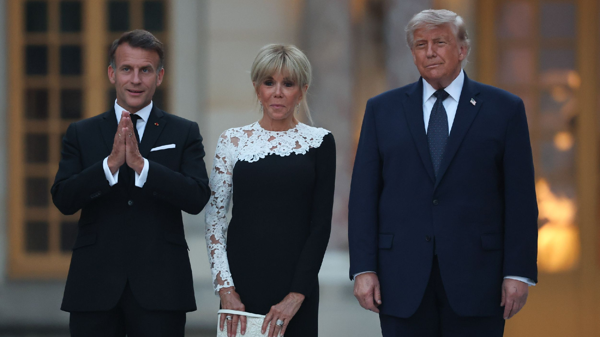 Trump aláírta Versailles-ban az Iránnal kötött alkut