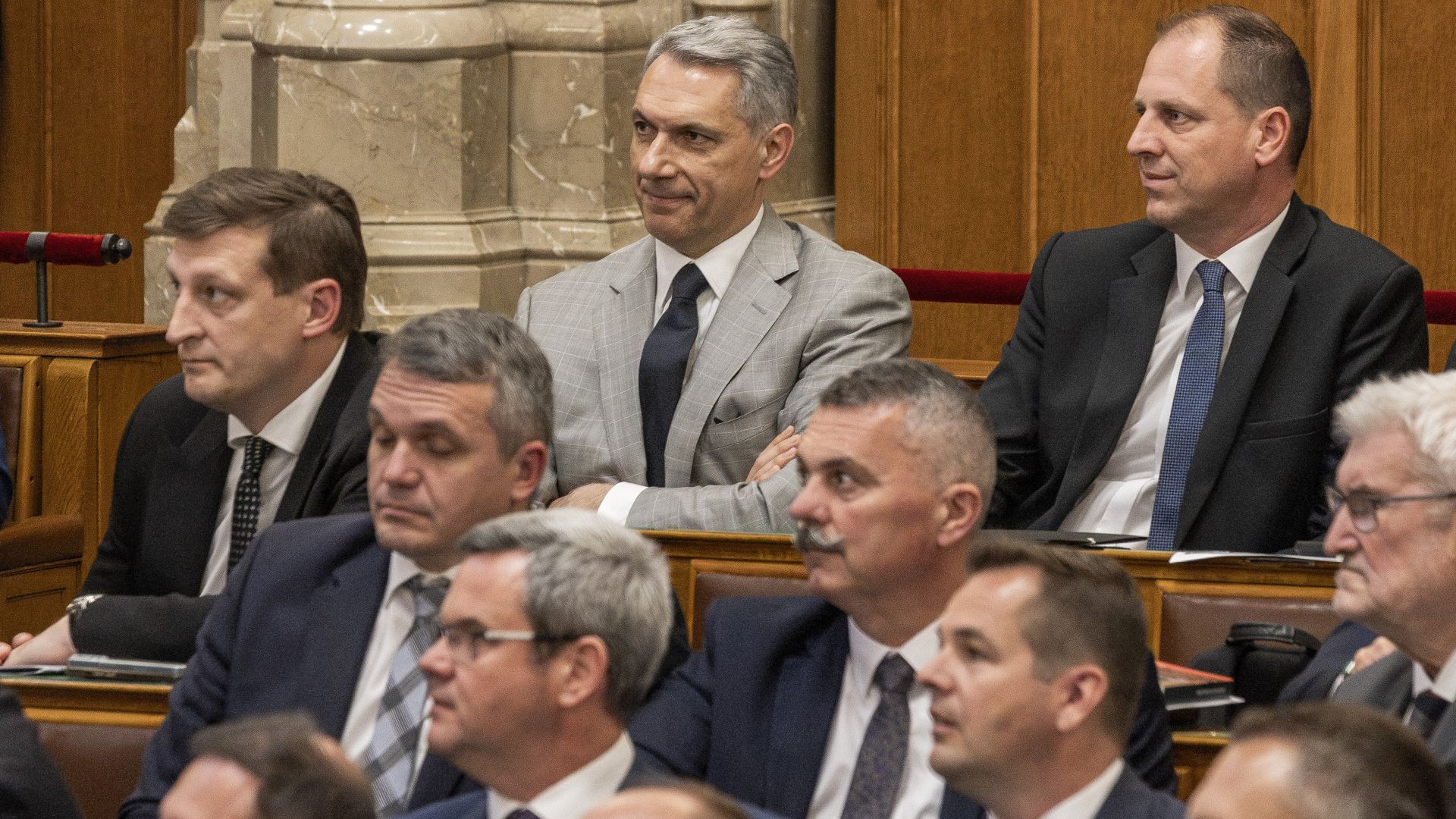 Kiegészítések Lázár János posztjához