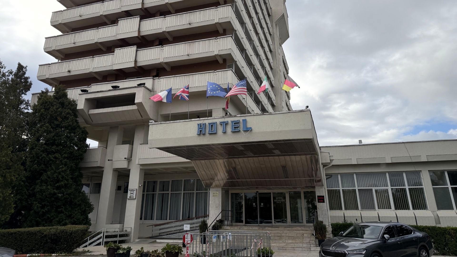 Kiköltöztek a wellness szállodából az MCC-s diákok