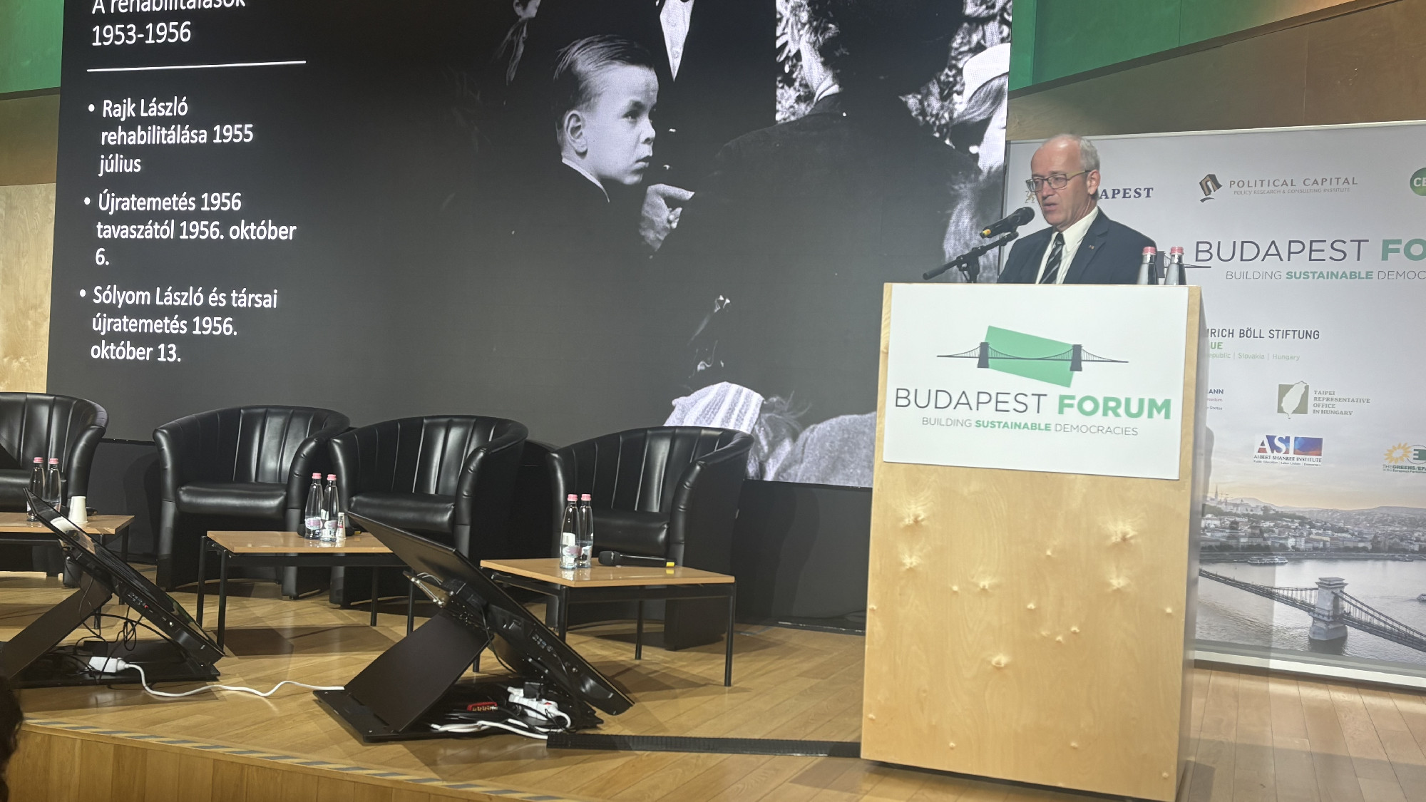 Ungváry Krisztián: „Nemcsak a szabadságról, hanem egy zsarnok bukásáról is szólt 1956