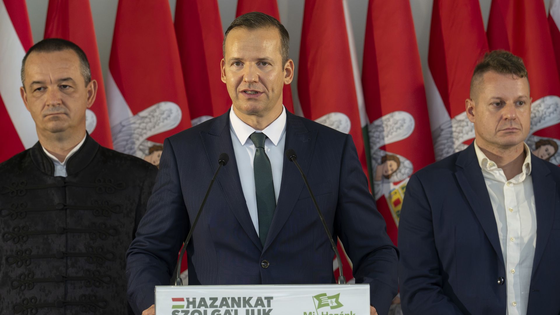 A Mi Hazánk kettős kötődésű szakértői