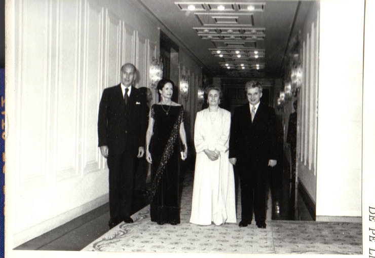 Valery Giscard d’ Estaing francia elnök és felesége egy hivatalos fogadáson Bukarestben 1980-ban (Forrás: A román kommunizmus onlie fototékája, fototeca.iiccmer.ro)