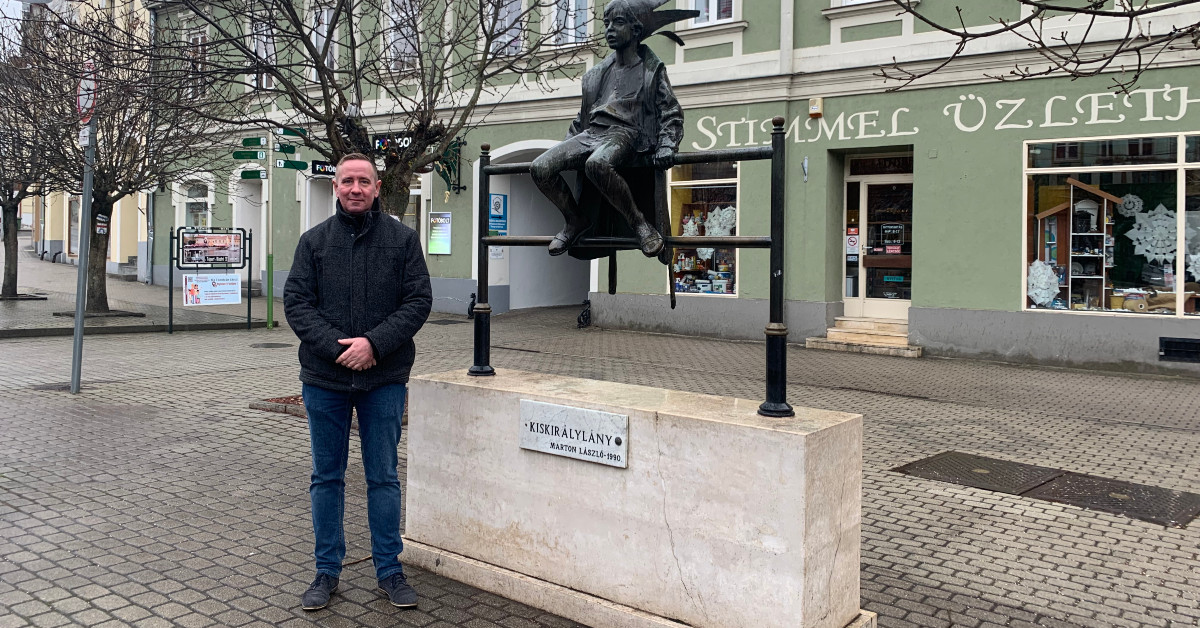 Navracsics Tibor mellett kampányol korábbi ellenfele.