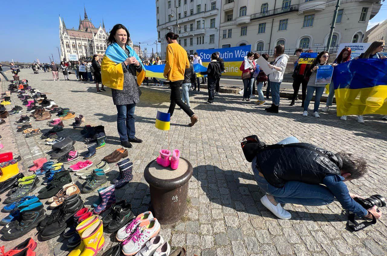 Ukrán megemlékezés a Duna-parti holokauszt emlékműnél (Forrás: Ukrajna budapesti nagykövetsége/Facebook)
