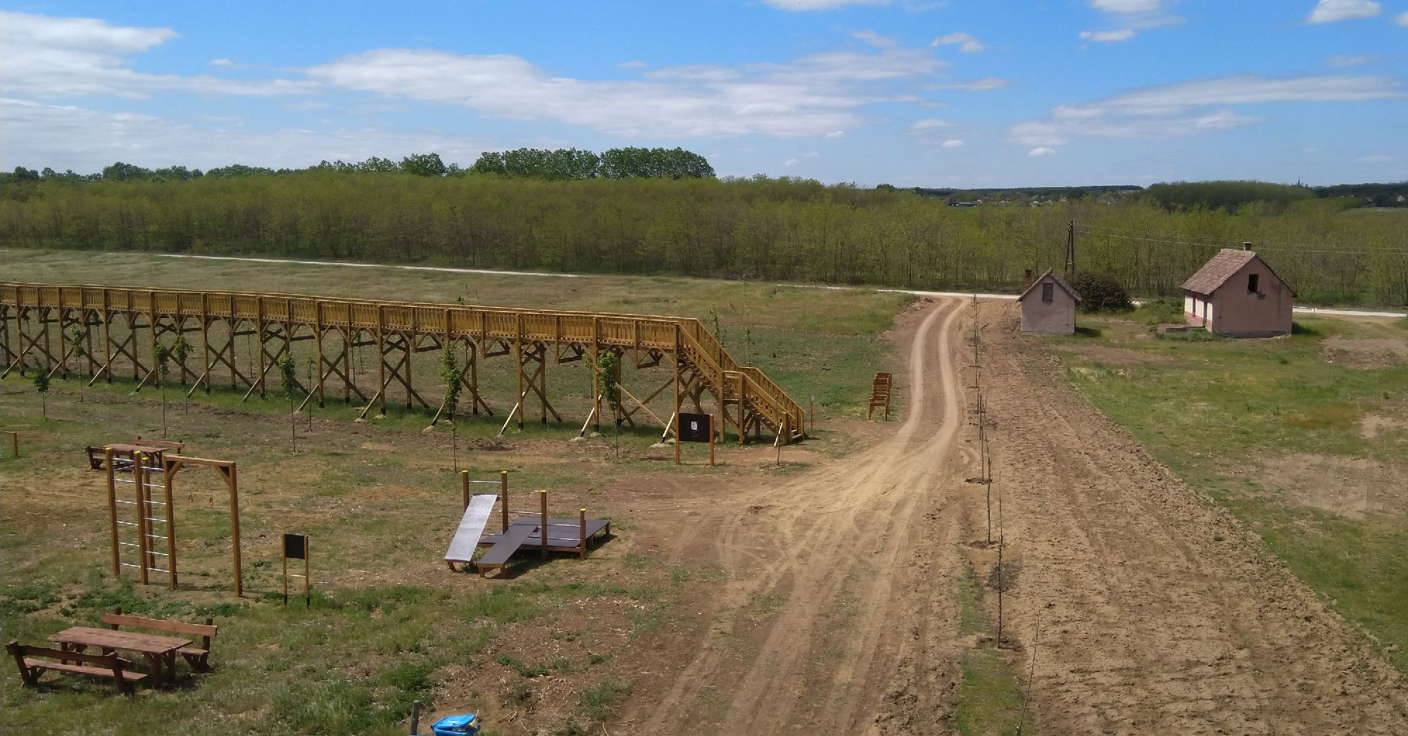 „Örüljünk ennek az eredménynek” – üzente Hadházy az erdő nélküli lombkoronasétány ügyében