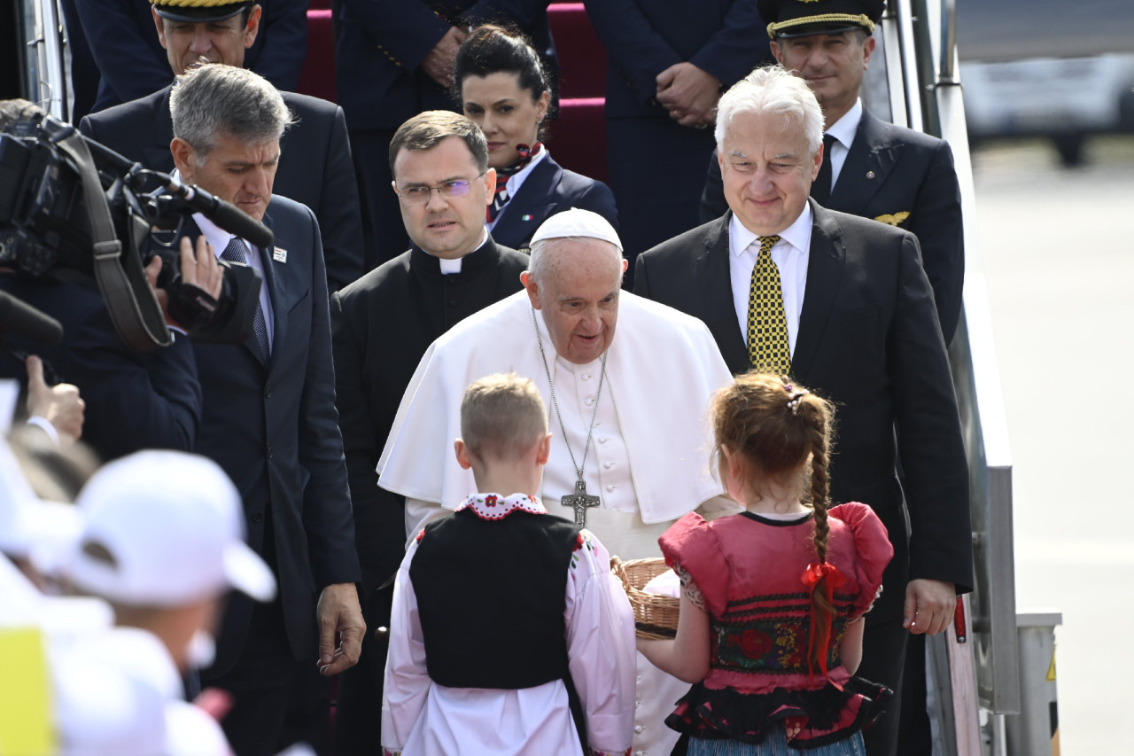 Pápalátogatás - Budapestre érkezett Ferenc pápa