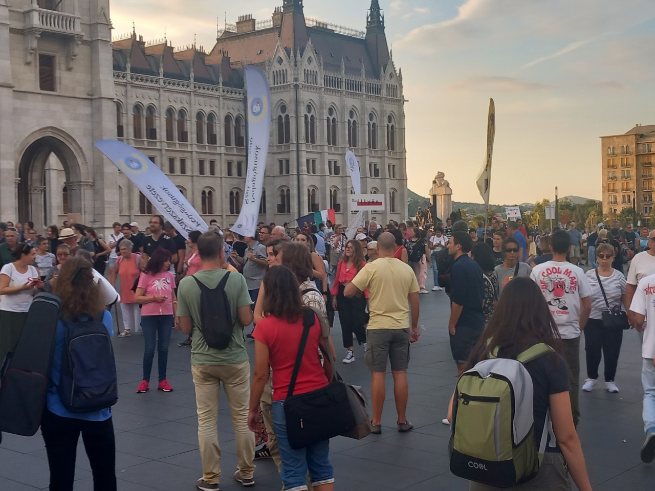 Tüntetés az oktatásért. A demonstrálók a Kossuth térre értek