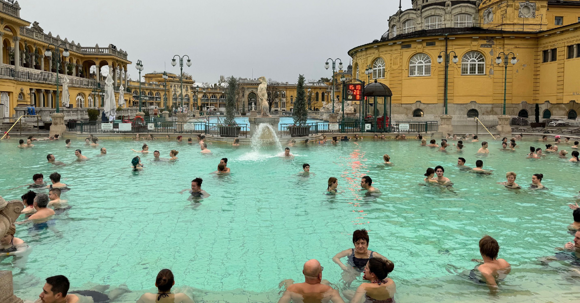 Kiderült, miért tiltották ki a gyerekeket a Rudasból és a Széchenyi fürdőből