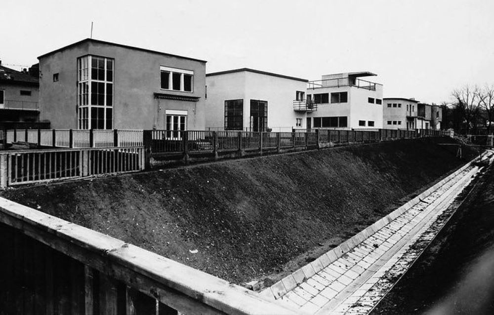 A lakótelep korabeli képe a gyaloghídról. (Fotó: Napraforgó utcai Bauhaus Egyesület)