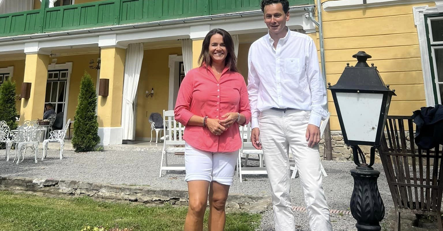A kegyelmet kapott pedofil bűnsegéd falujában nyaralt Novák Katalin és családja