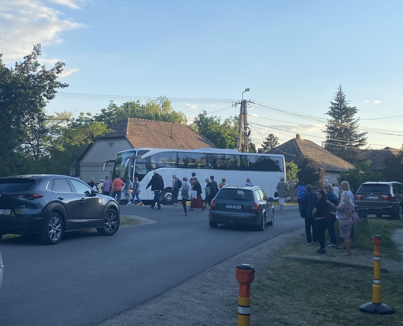 Buszoztatott közönség a Fidesz pusztaszabolcsi rendezvénye után