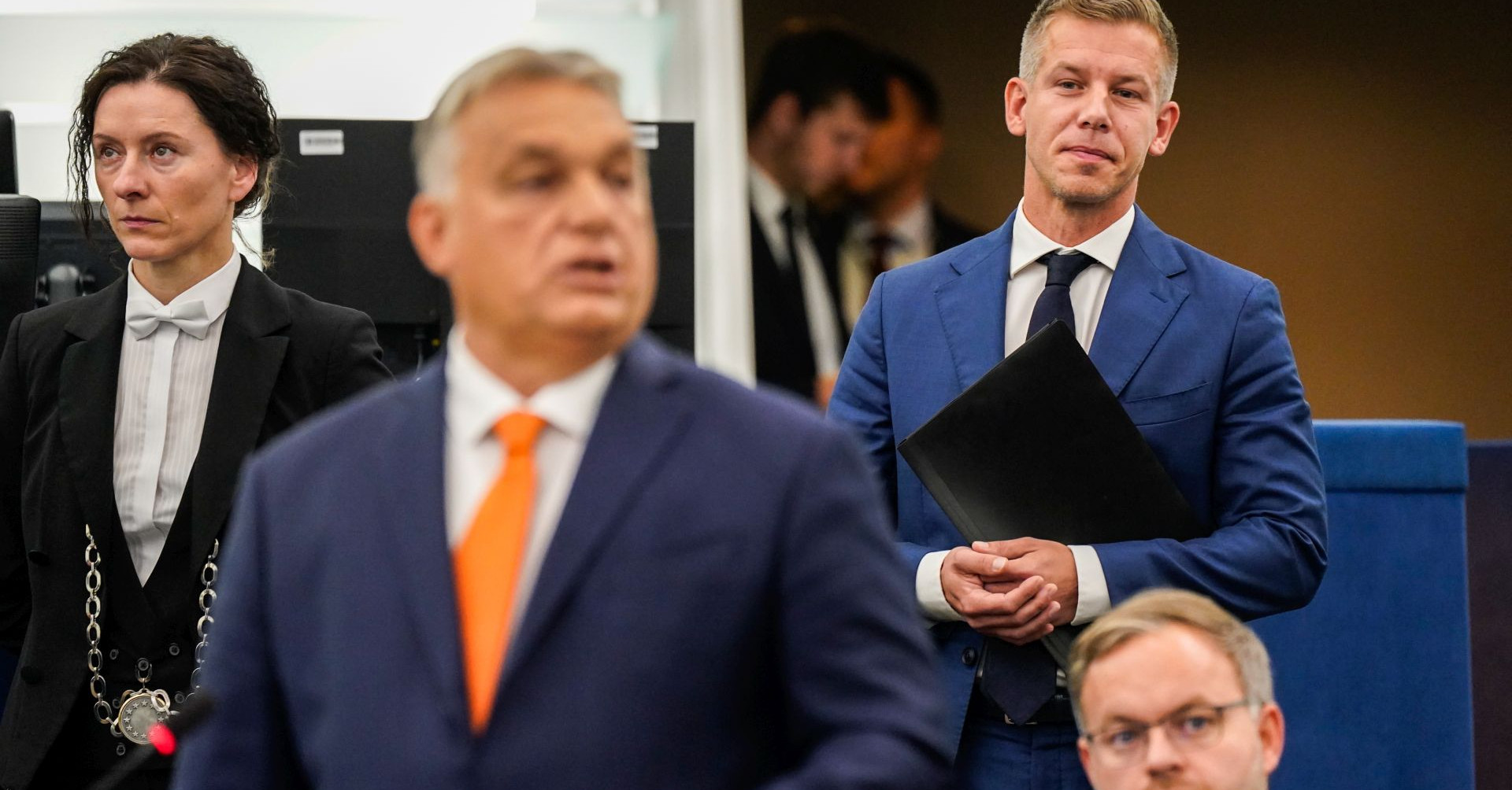 Kinek dolgozik az idő?
