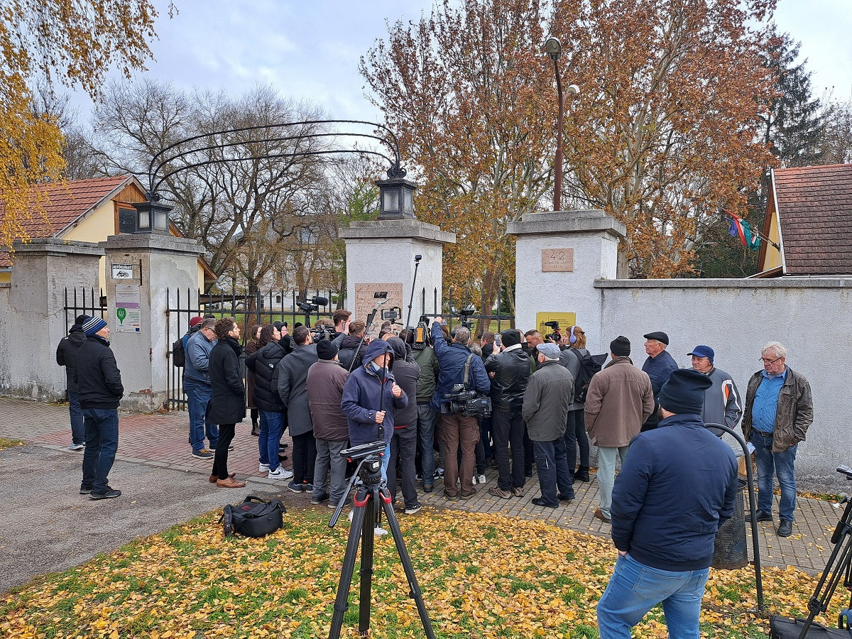 Magyar Péter látogatása a bicskei gyermekotthonnál (Fotó: Magyar Hang/Albert Enikő)