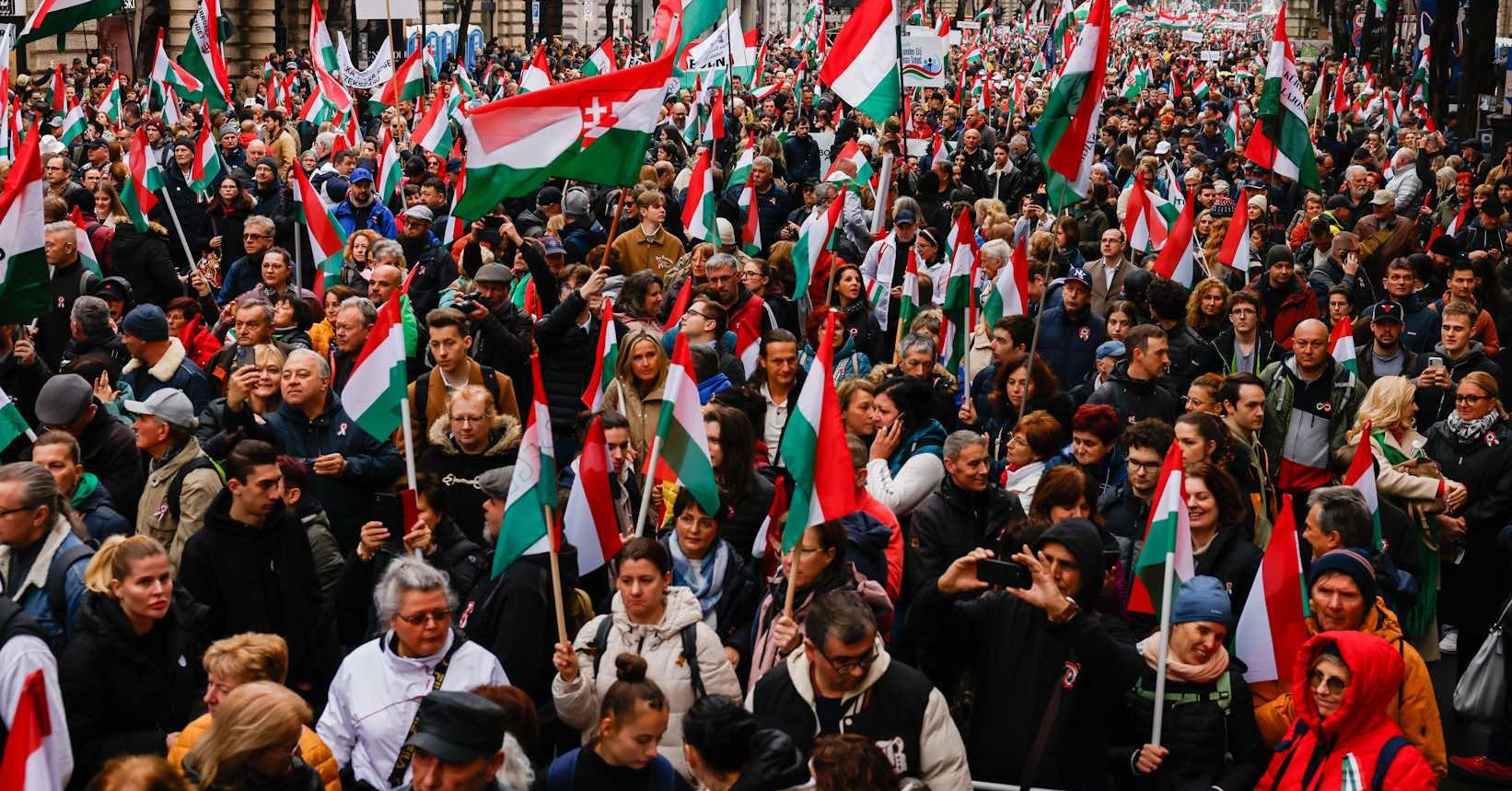 21 Kutatóközpont: a Fidesz szavazói harmadát veszítette el 2022 óta