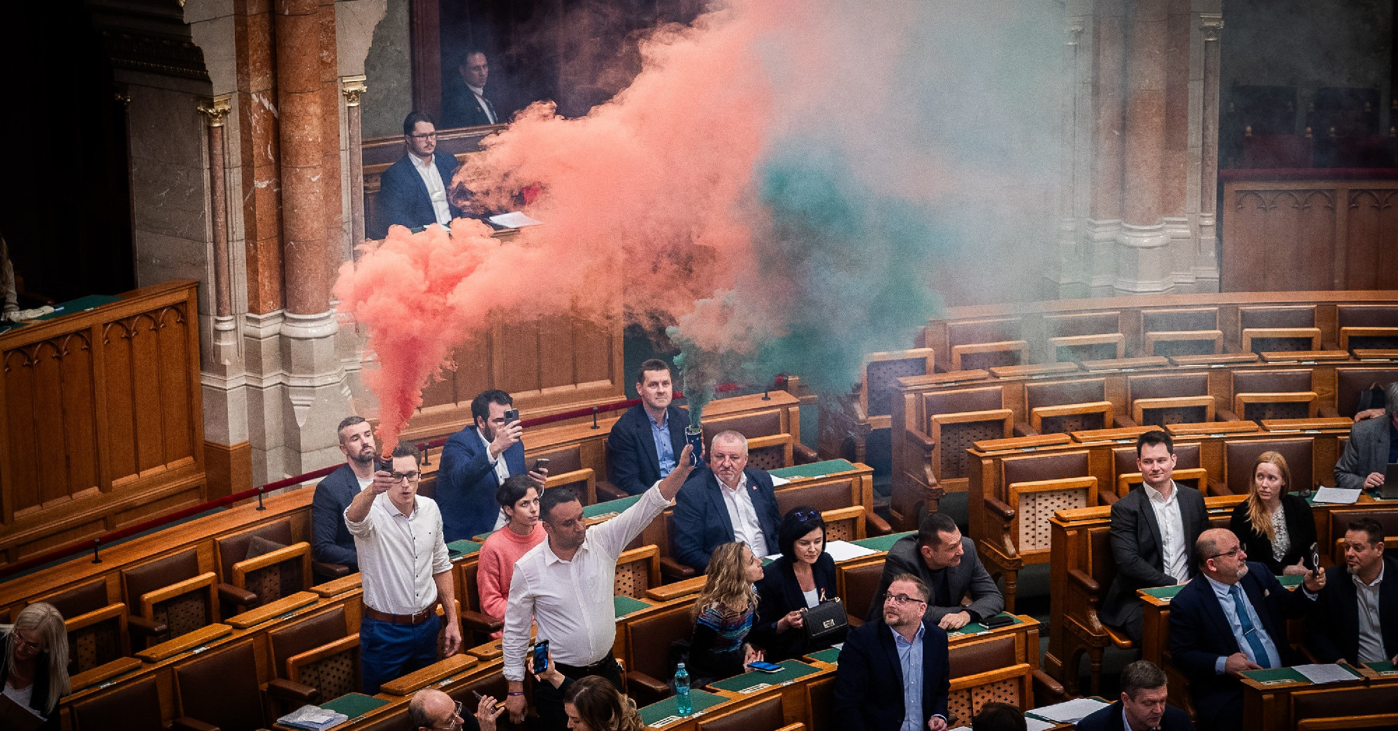 Dönteni kell a Fidesznek: önkény-gyékény vagy jogállam-gyékény?