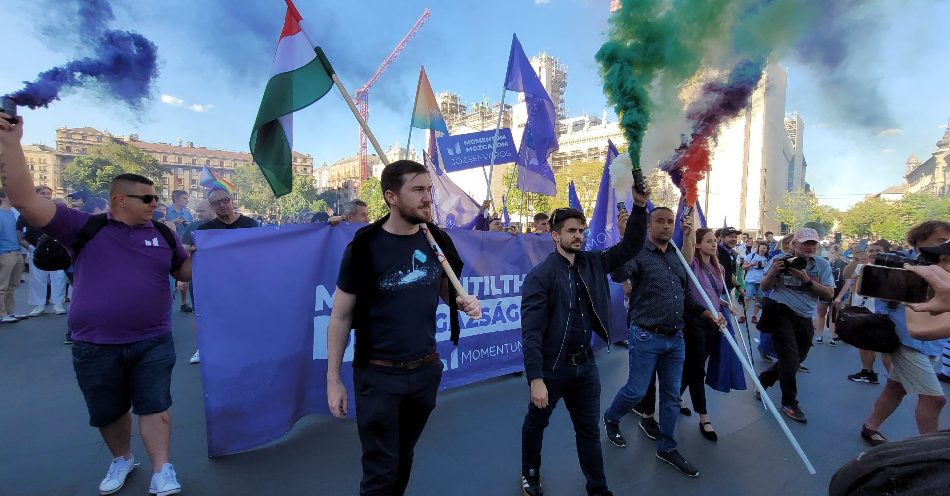 A Momentum eddig már közel 4 millió forint bírságot vállalt át a demonstrációk után Kép