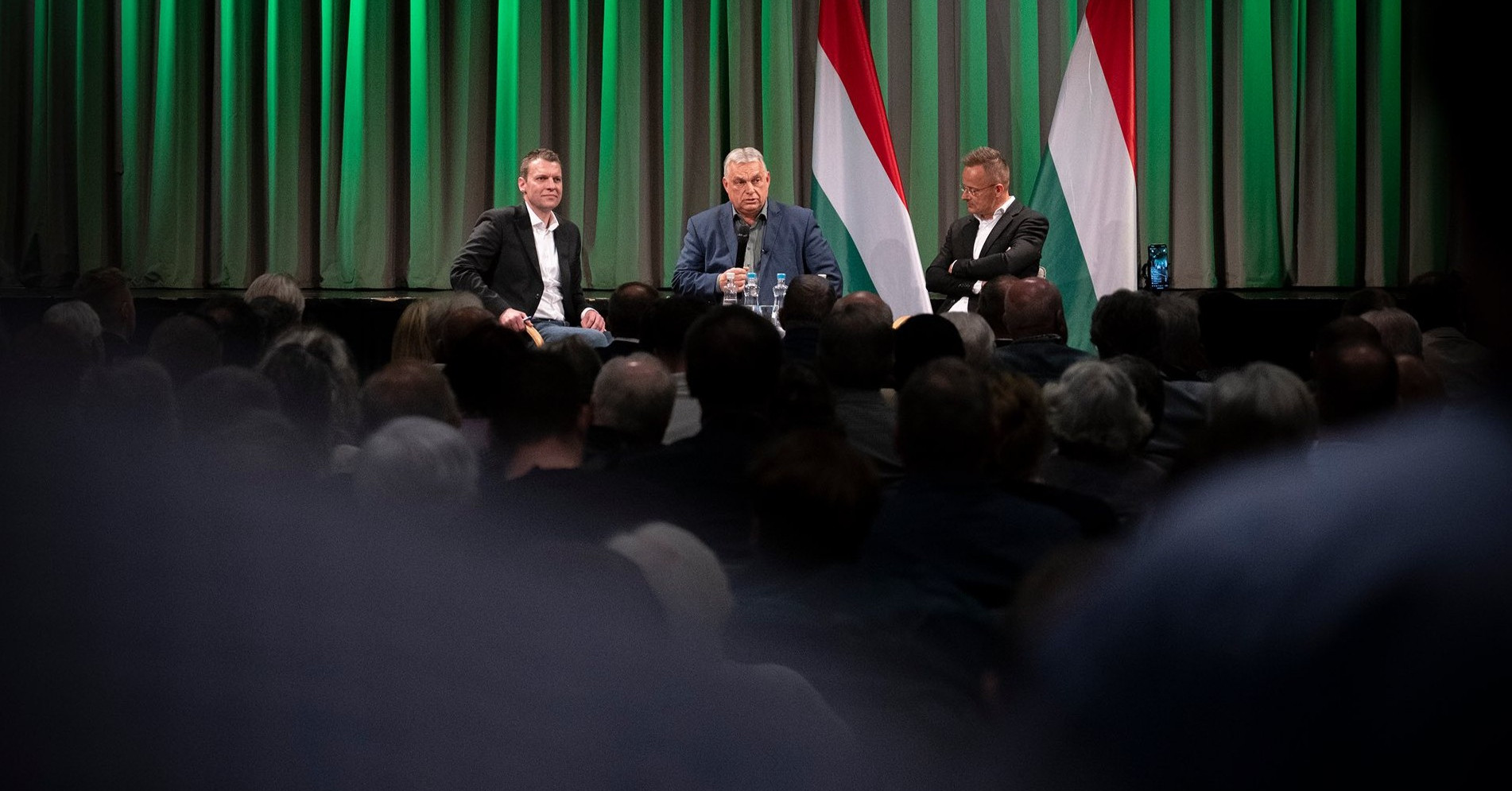 Orbán Viktor: a balsors, aki nemzetnek hazudja magát
