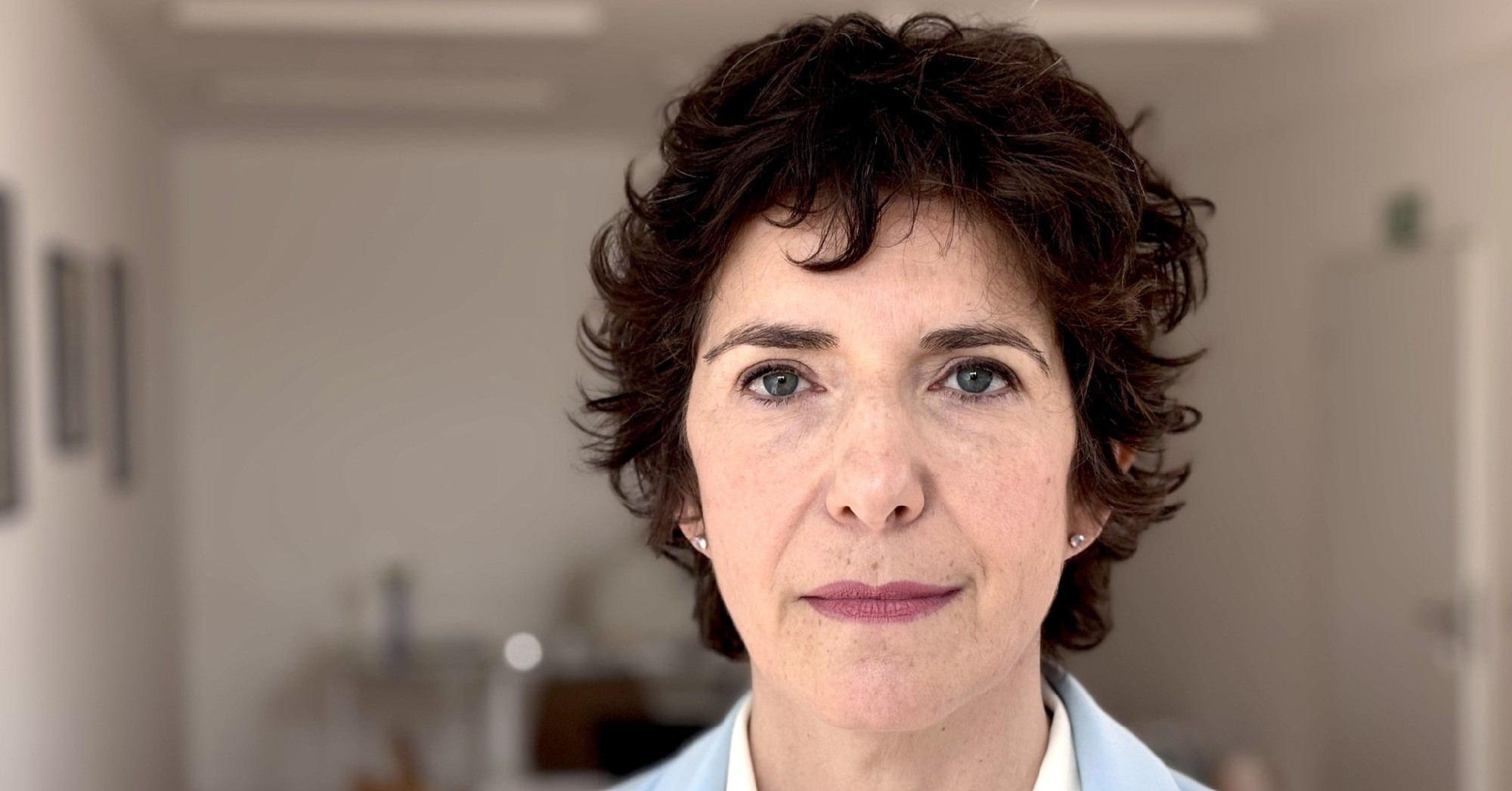 Dobrev Klára úgy tudja, titokban elküldték a pedofilsegítő rendészeti vezetőt a Szőlő utcából