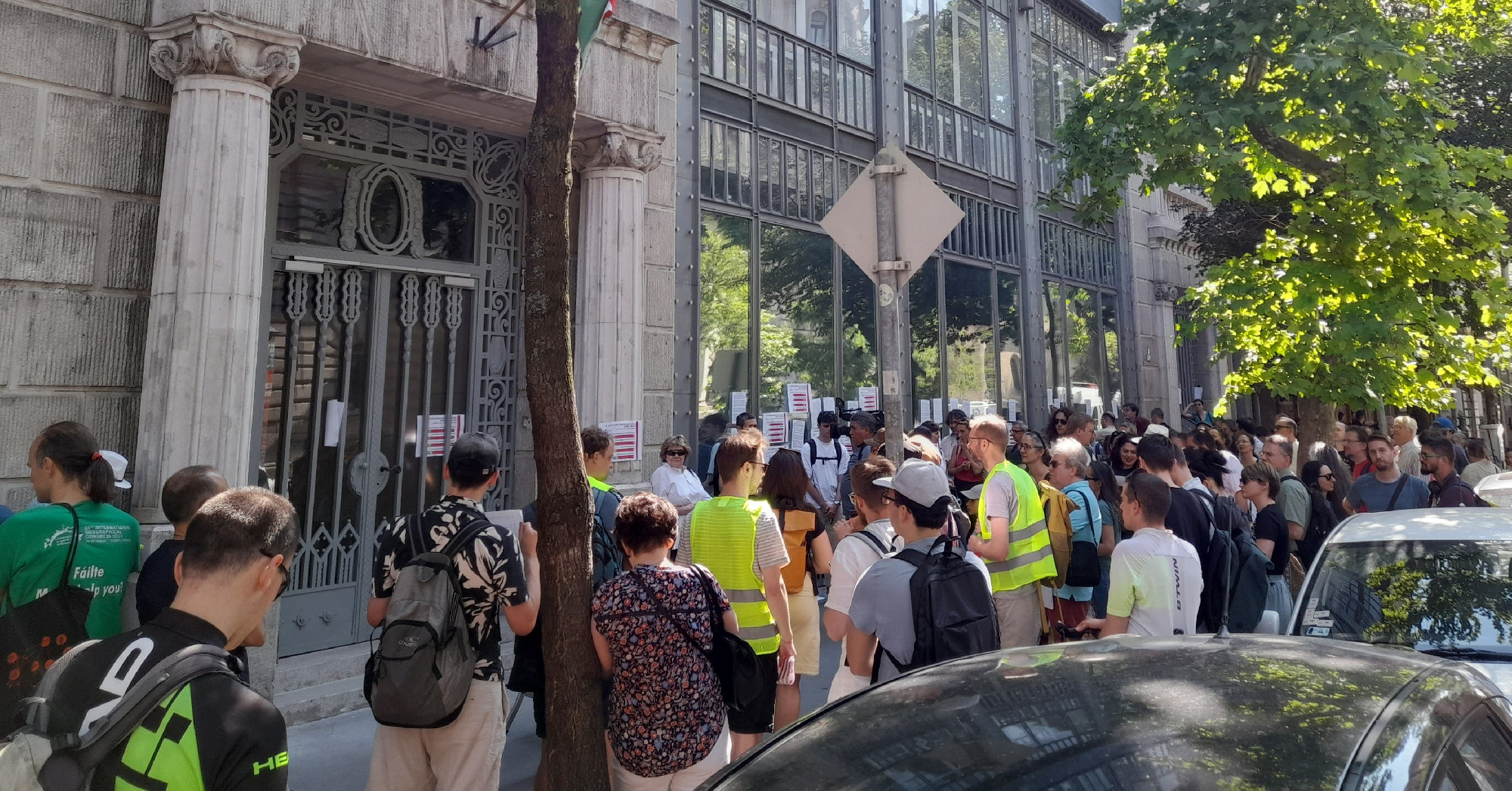 „A kormány terve az elmebaj határán mozog”