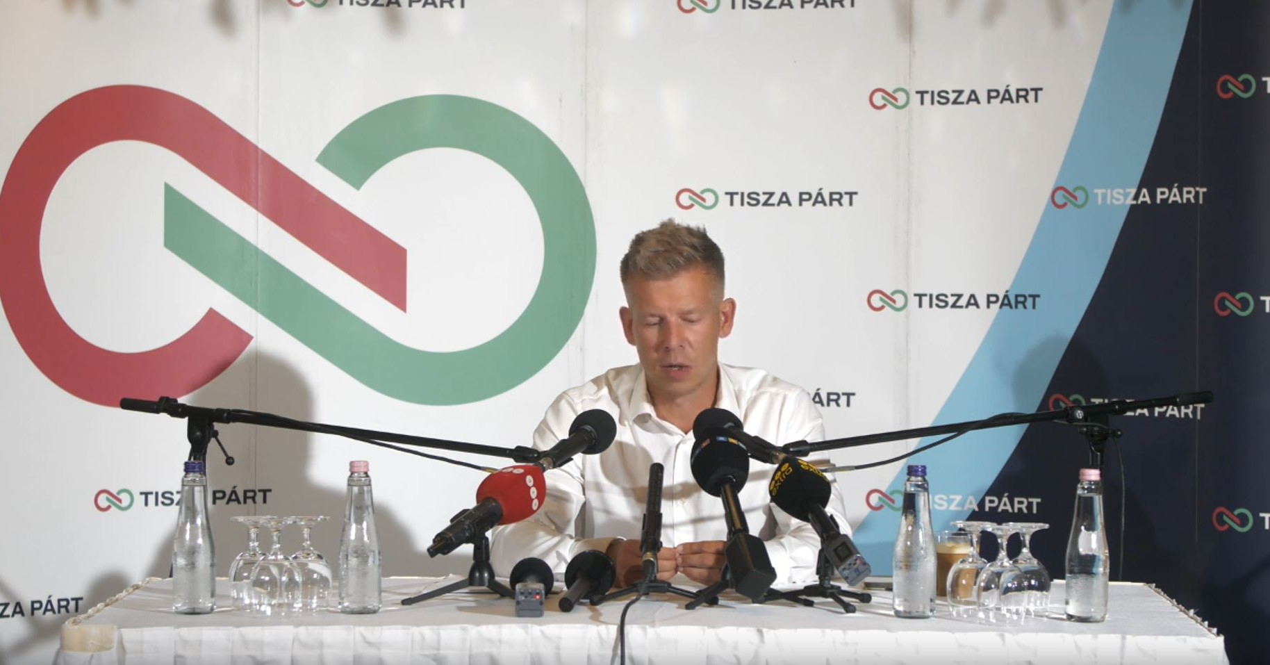 Magyar Péter: Orbán Viktor egy percet nem vesztegetett a magyar embereket valóban érintő problémákra Kép