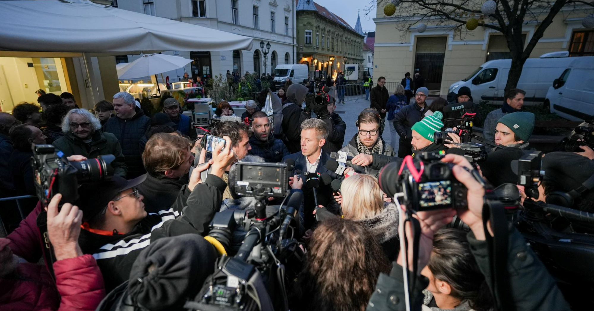 Magyar Péter szerint Orbán emberei már a jelöltjeik családtagjait is zaklatják