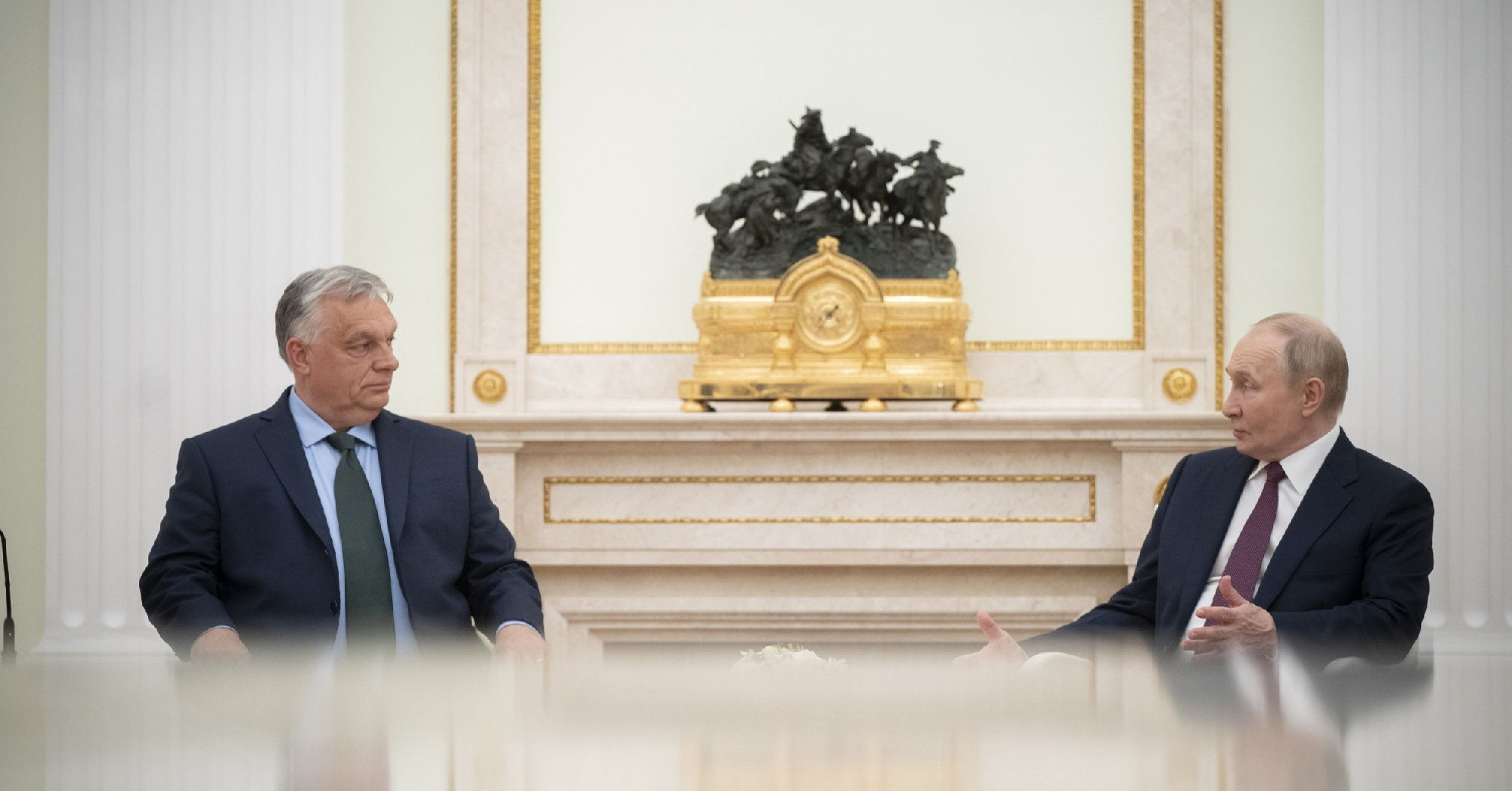 Még „lebegtetik” Orbán Viktor moszkvai útját