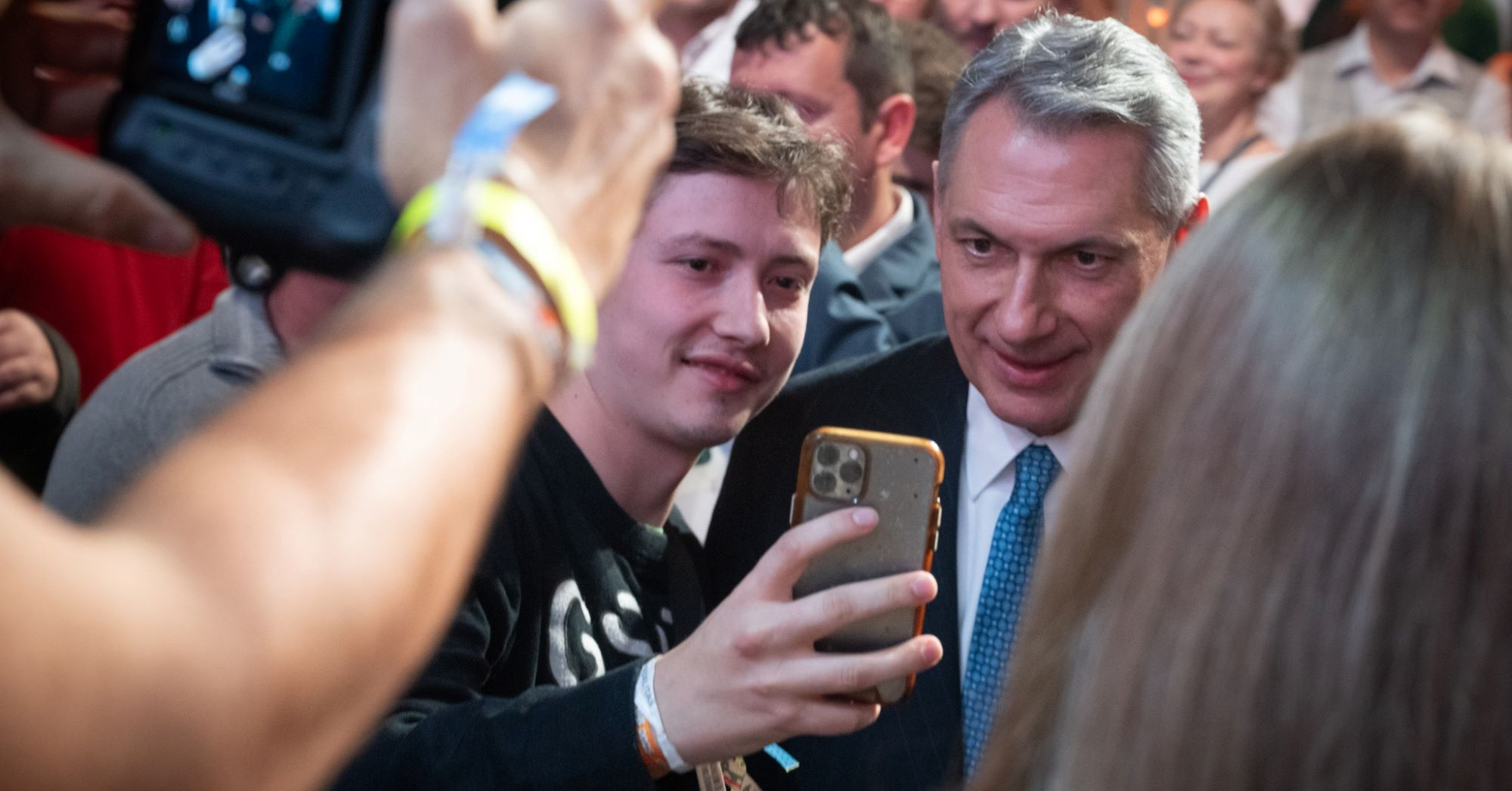 Jönnek a Lázárinfós ajándéktárgyak | Magyar Hang