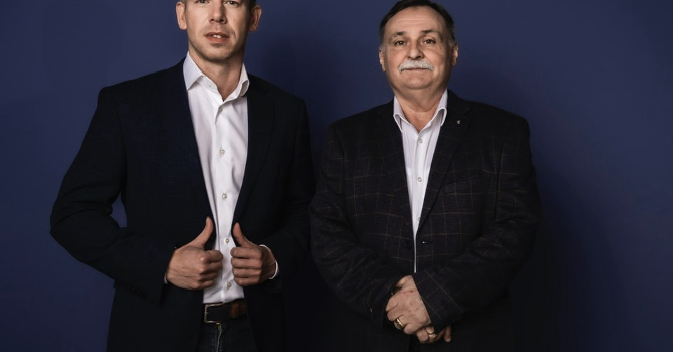 Három nap alatt 350 ezren álltak ki Gajdos László mellett