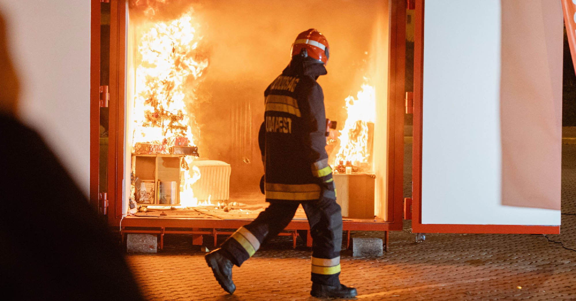Kigyulladt lakás, pincetűz, szén-monoxid szivárgás karácsony első napján