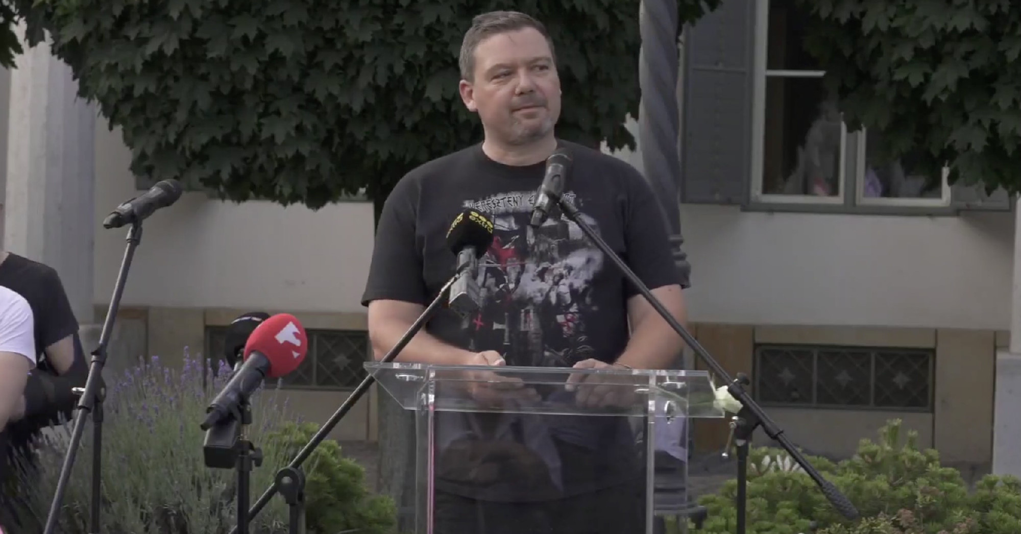Hazaárulózással támogatták Sulyok Tamást.