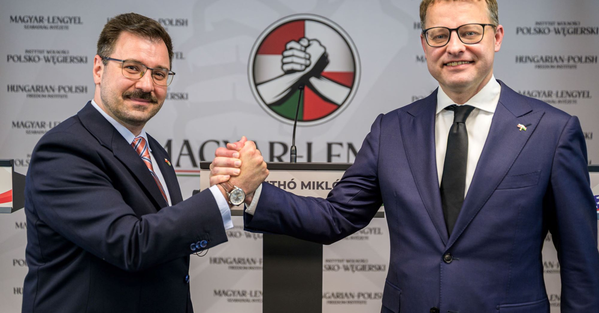 Két újabb lengyel politikus kaphatott menedékjogot