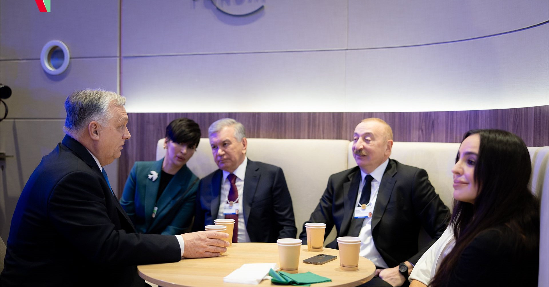 Orbán Zelenszkijnek: „hiába hízelegsz nekem, továbbra sem tudjuk támogatni a háborús erőfeszítéseide…