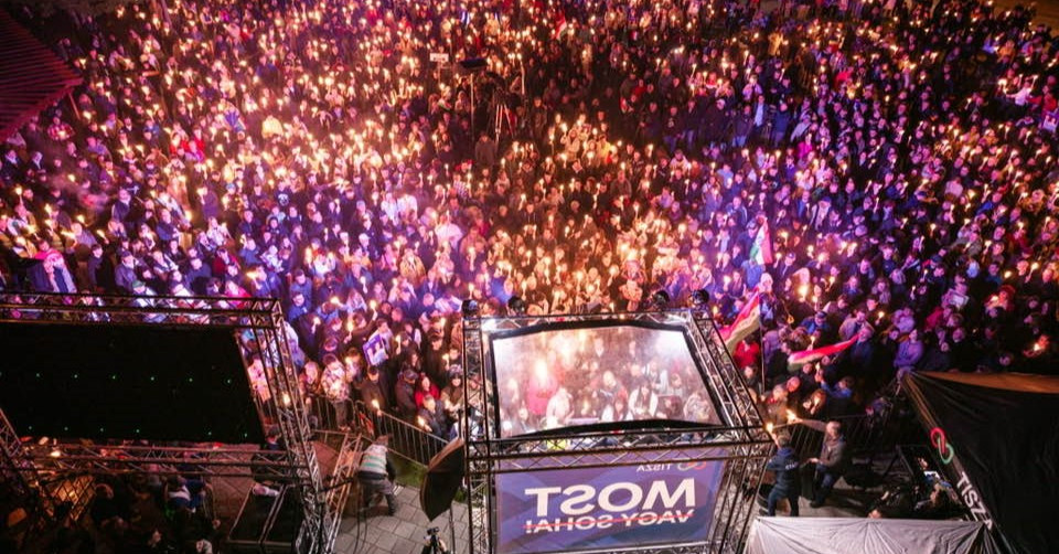 Magyar Péter hősnek tartja Pálinkás századost.