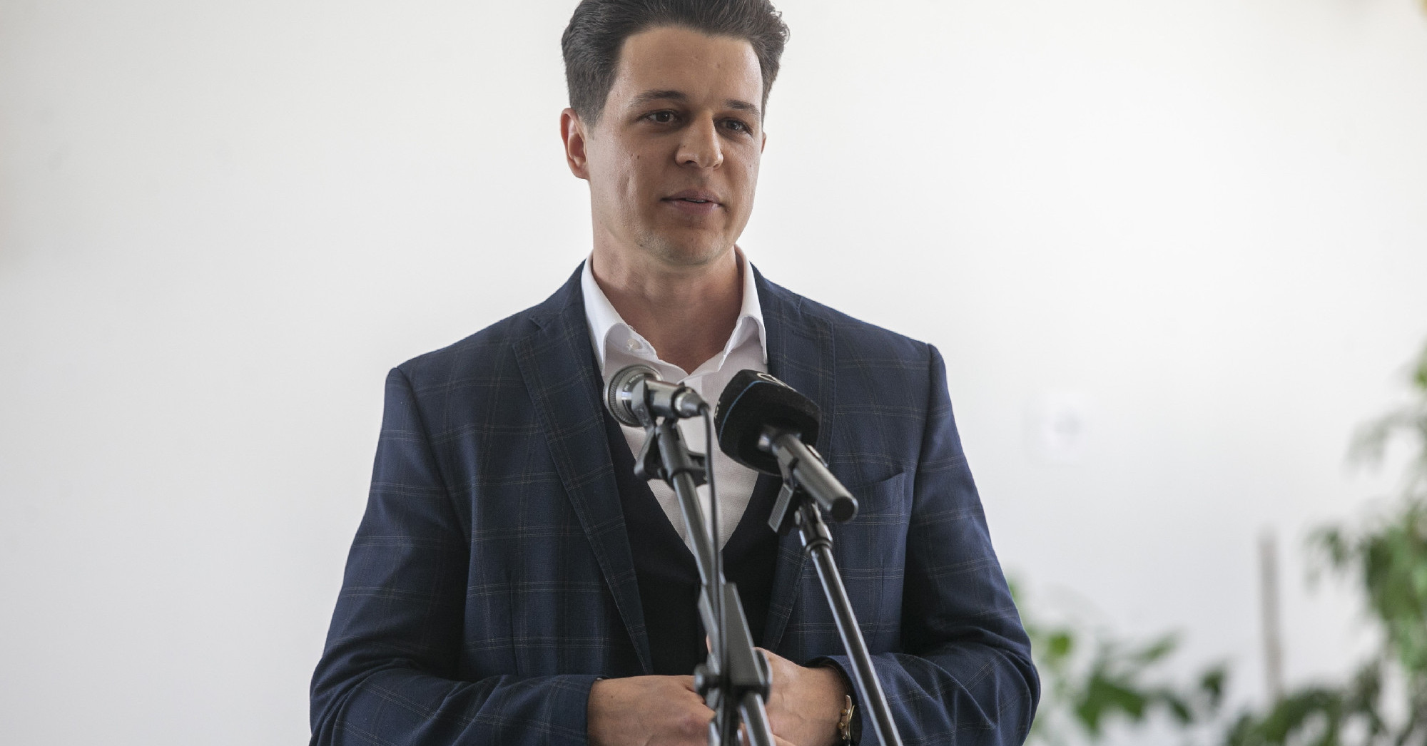 Elfogatóparancsot adtak ki a szegedi Fidesz elnöke ellen.