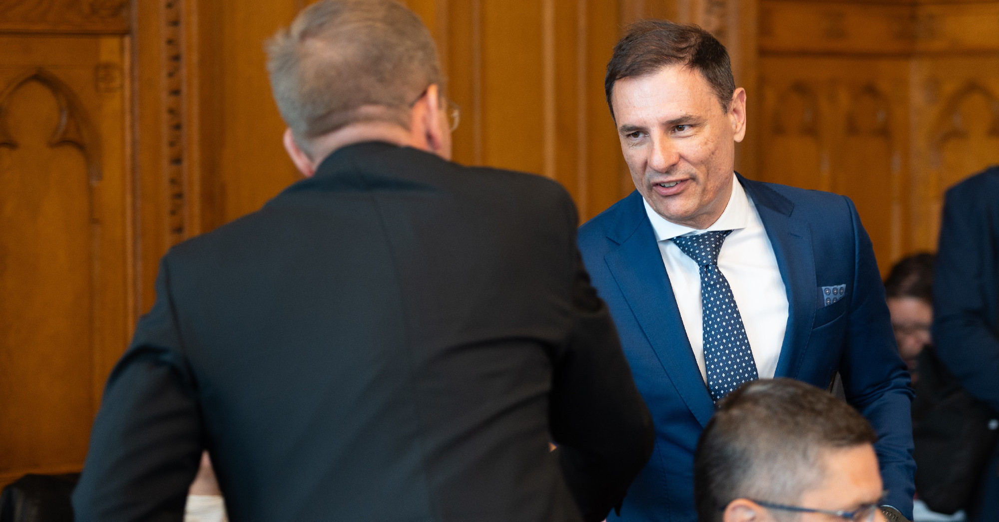Tuzson Bence a bekapcsolt mikrofonnál minősítette Ruff Bálintot.