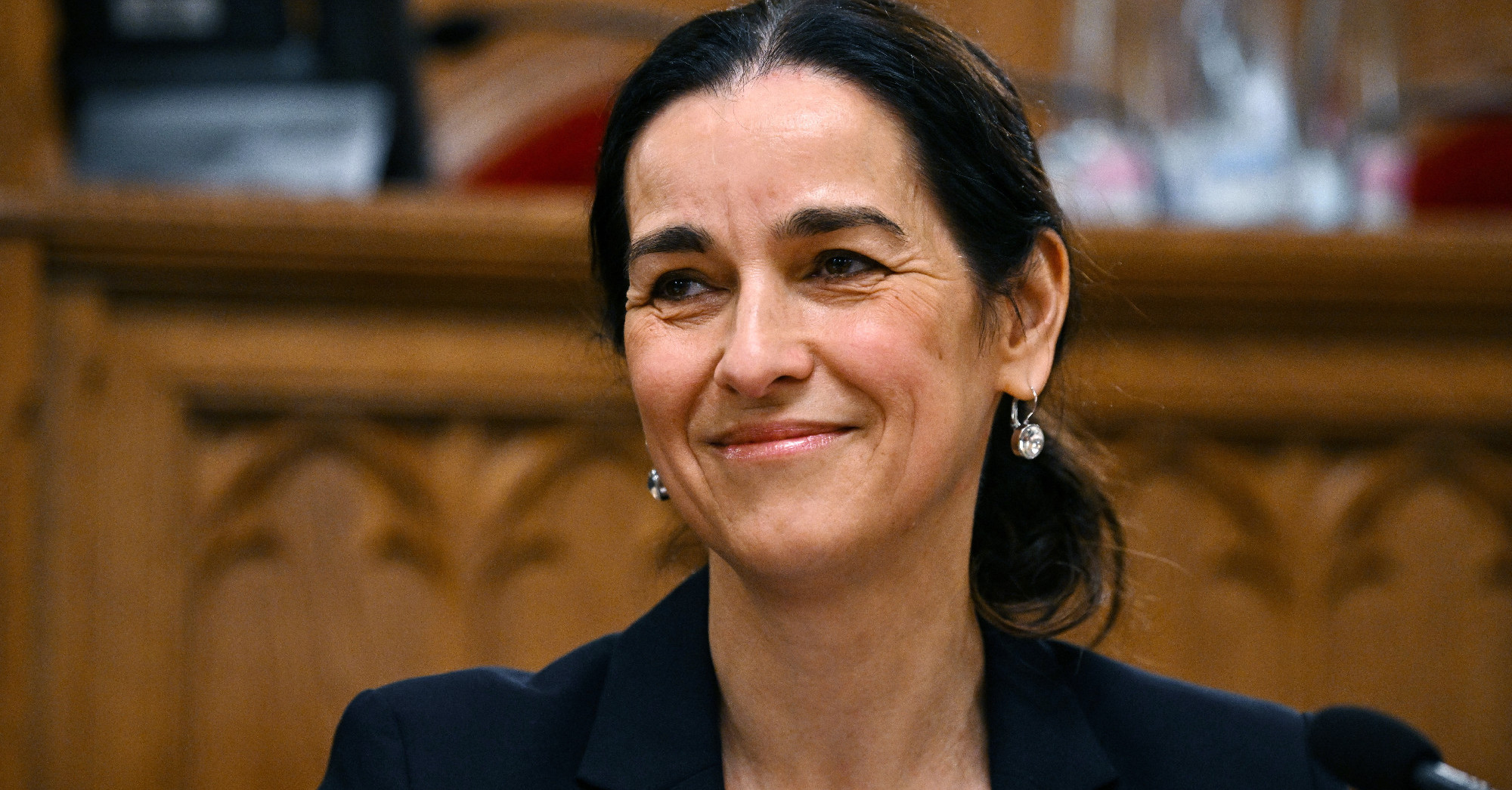 Legalább négy nő legyen a külügy hat vezetője között.