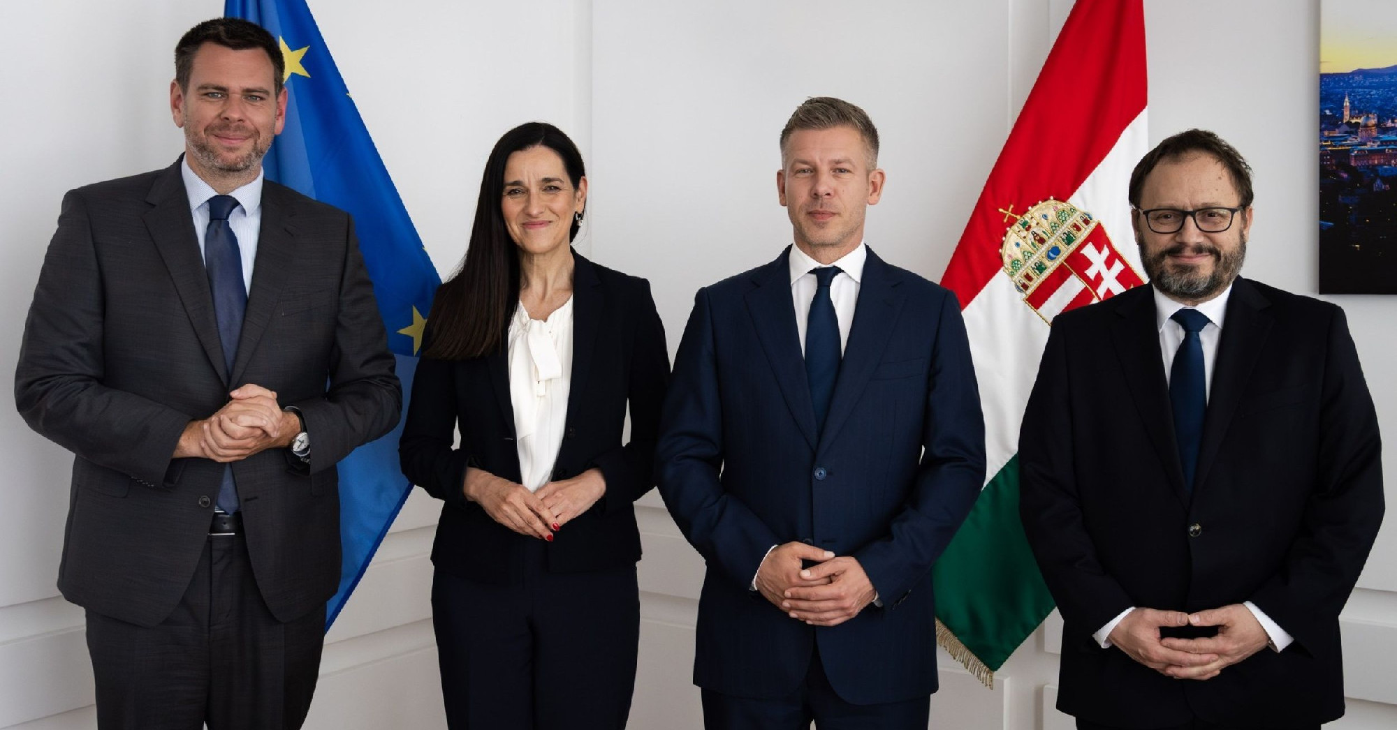 Magyar Péter még nem határozott Várhelyi Olivér jövőjéről.