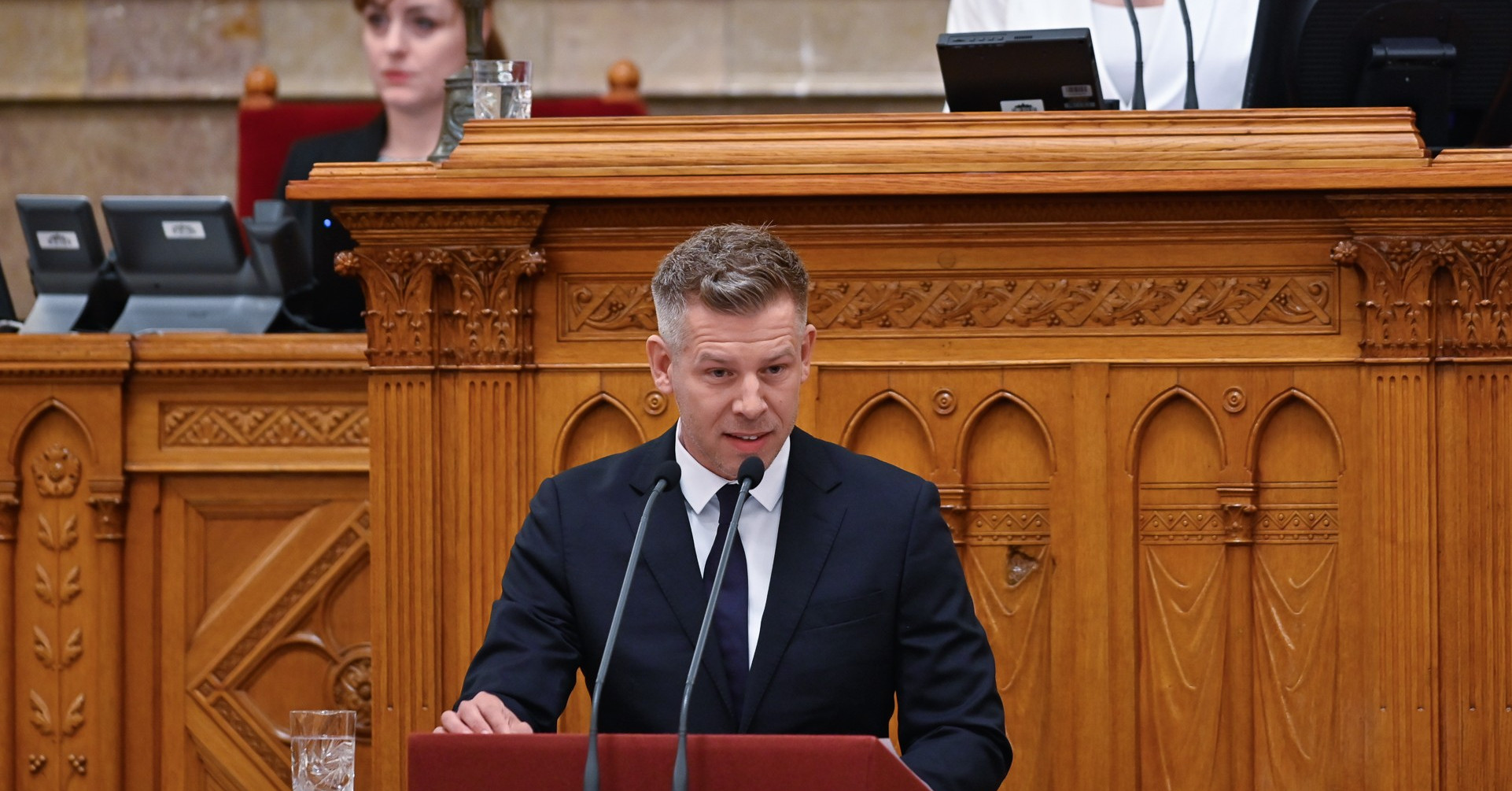 A kormány módosítja az Alaptörvényt, Sulyok Tamás megbízatása megszűnik.