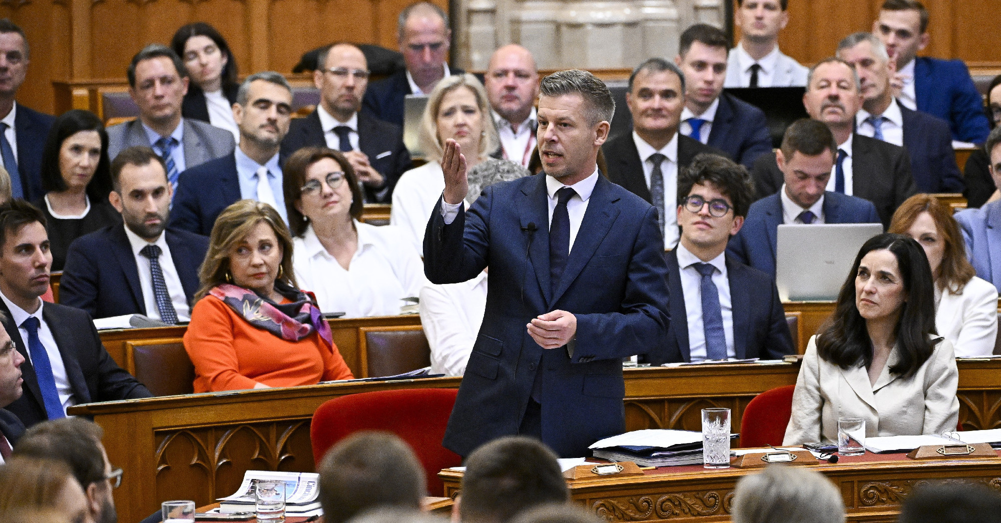 Forsthoffer Ágnes megszakította Magyar Péter beszédét.