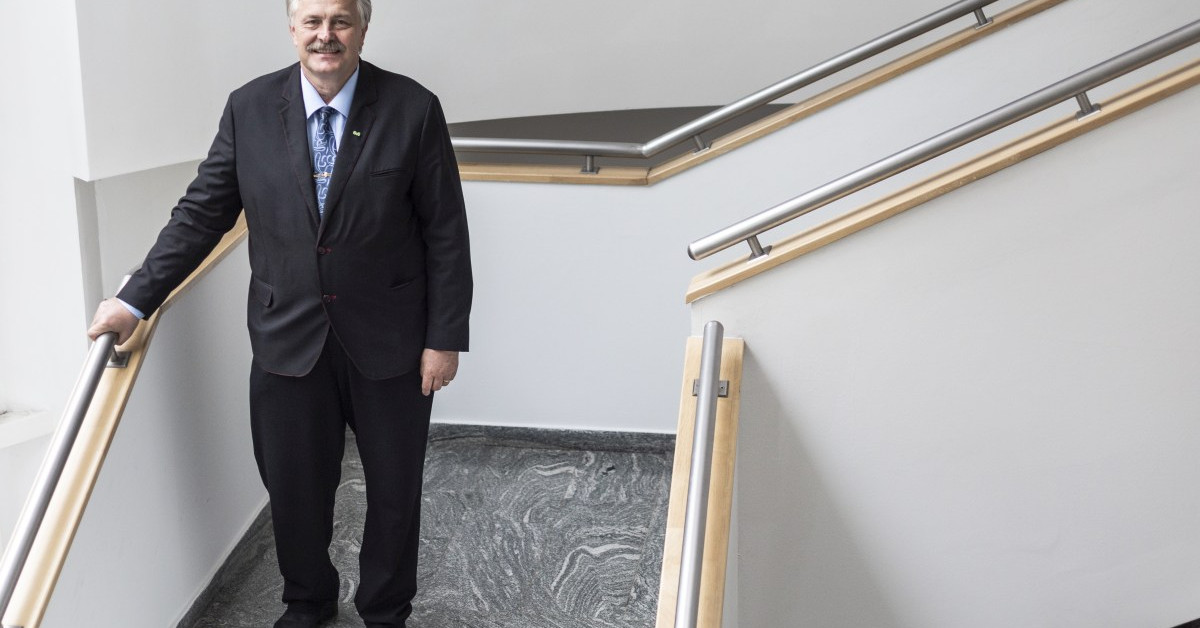 Nem indul újra a miskolci polgármester