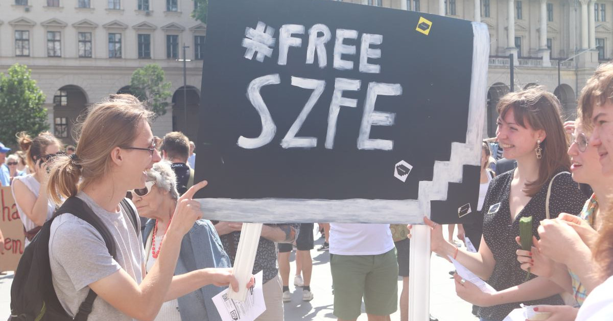 Oktatók és diákok kérték az SZFE vezetésének távozását.