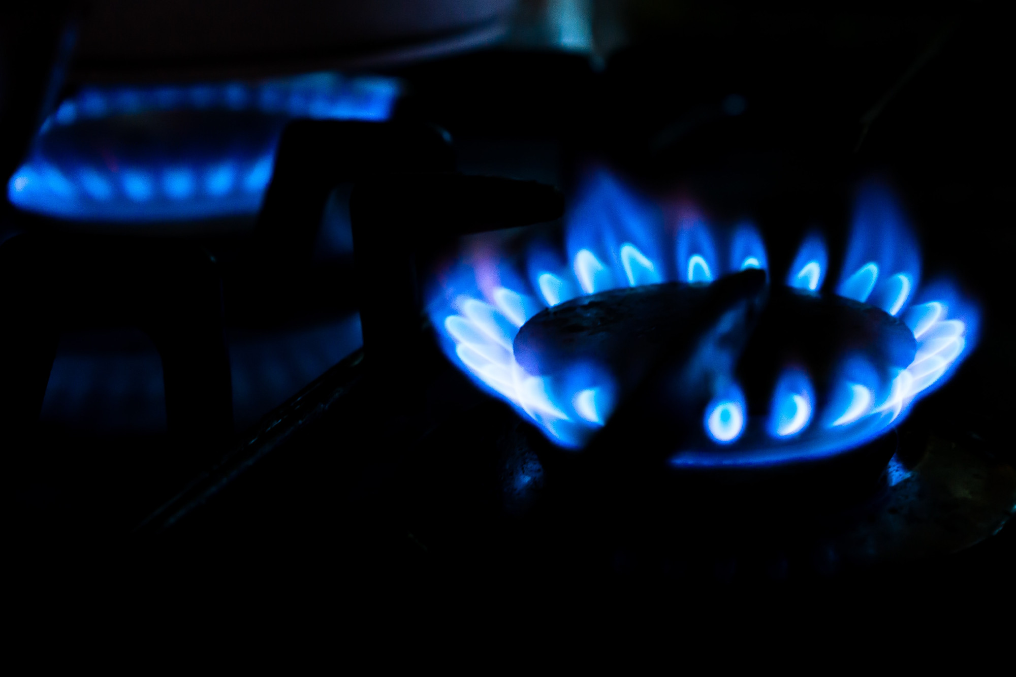 Májusig változatlan marad az áram és a gáz ára a lakosság számára