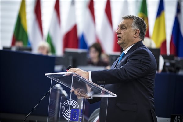 „Maga a legkorruptabb rendszer szimbóluma az EU-ban” – így próbálták megizzasztani Orbánt Strasbourgban