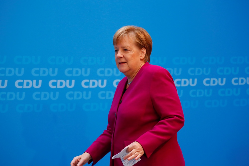 Merkel távozik a CDU éléről