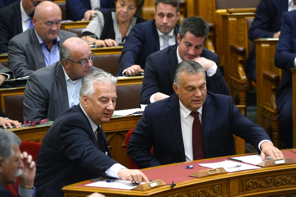 A mentelmi bizottság dönthet, hogy ajándék-e Orbán Viktor magánrepülőzése