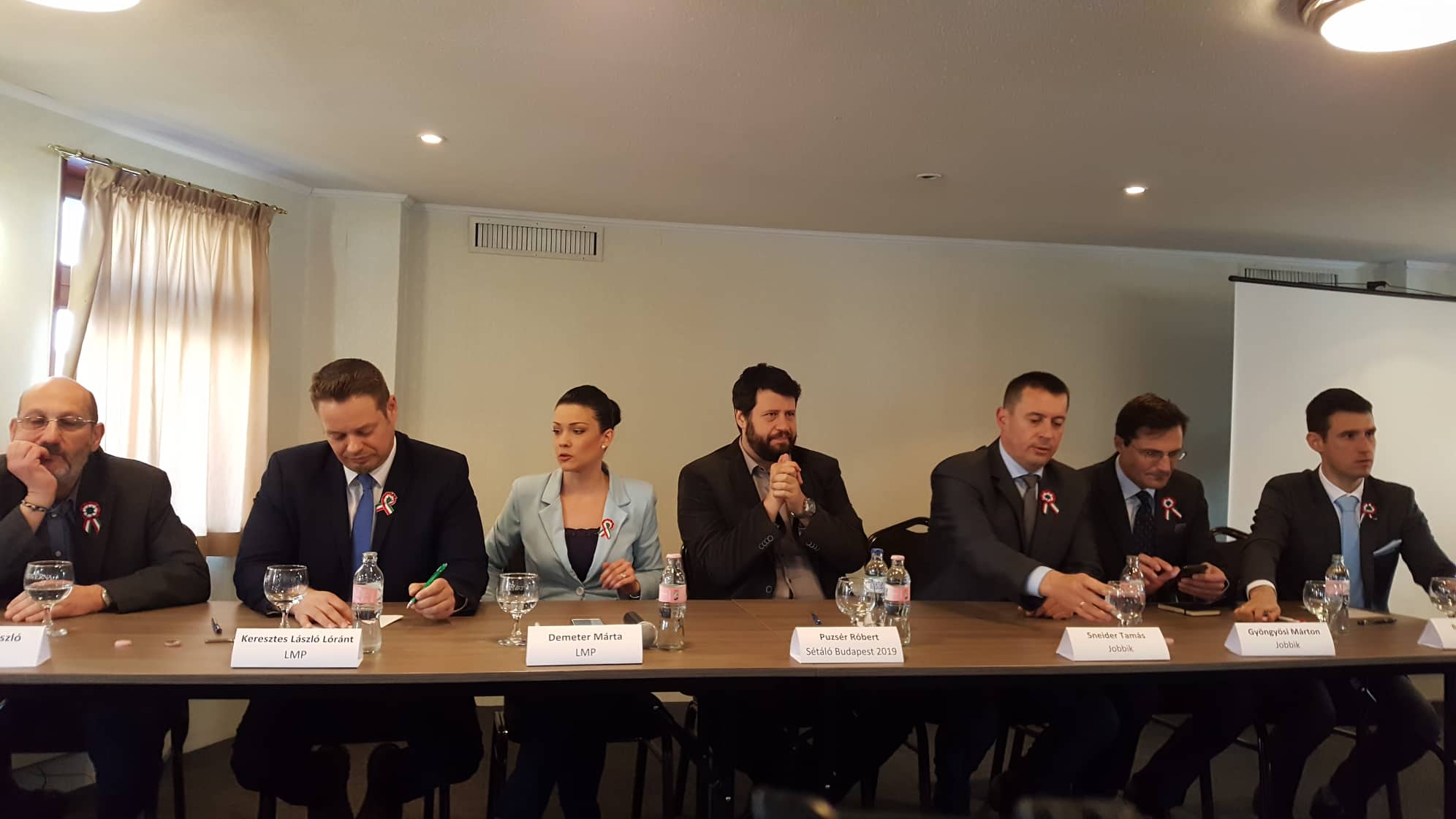 A Jobbik is beáll Puzsér Róbert mögé