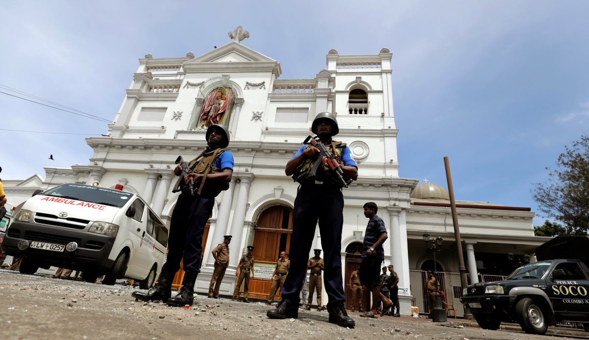 Nyolc embert letartóztattak, óvatosan kezelik a hatóságok a Srí Lanka-i támadássorozatot
