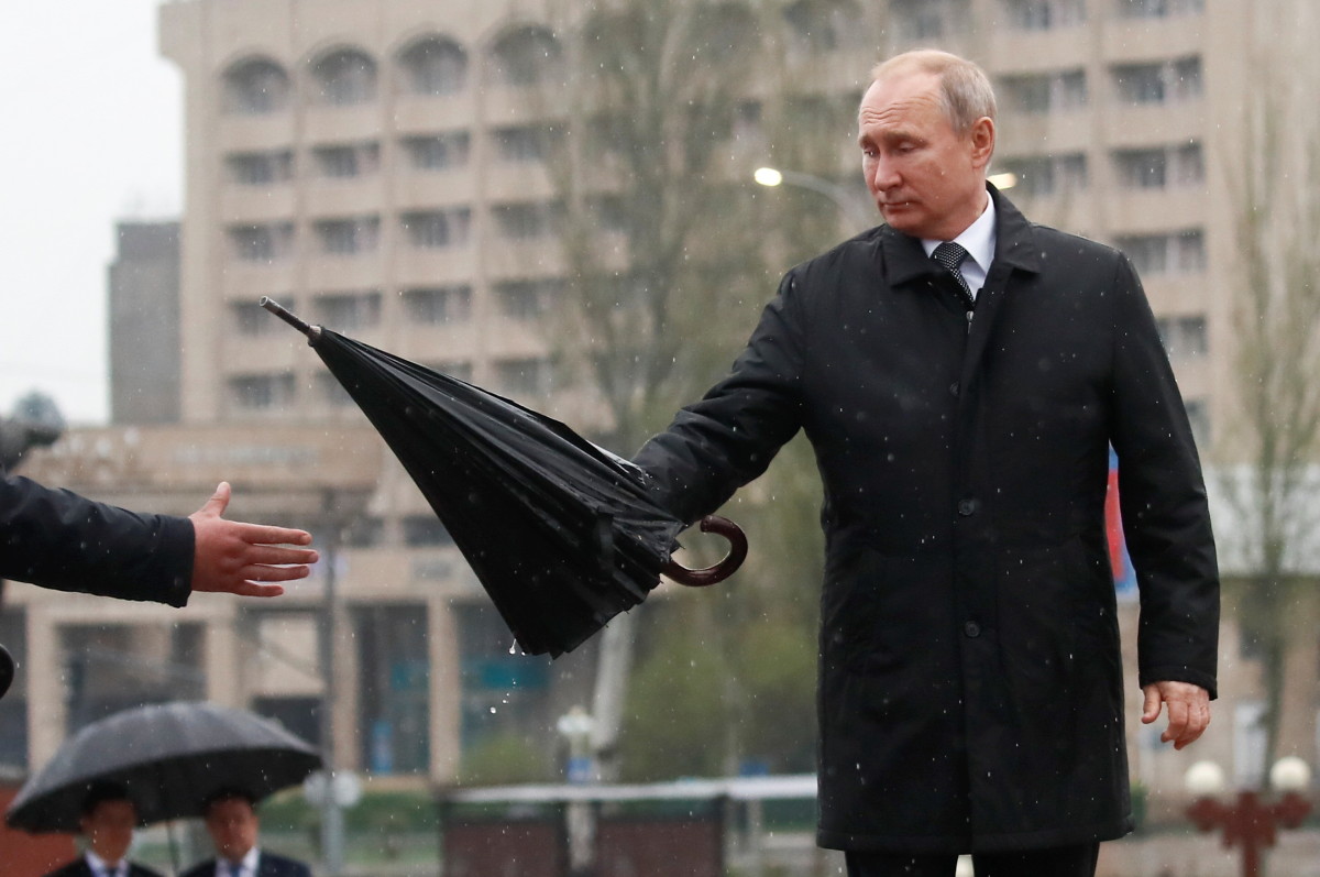 Putyin felhatalmazta az orosz kormányt a rendkívüli állapot kihirdetésére