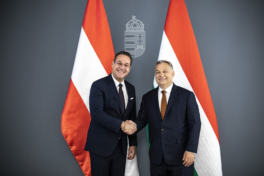 Ismét jobbra kacsingatott Orbán Viktor